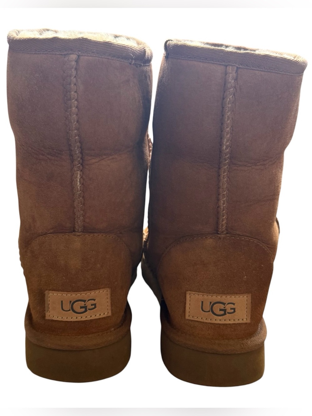 UGG Classic Short II Boots Women’s Size 8 Chestnut Brown Sheepskin Winter Boots